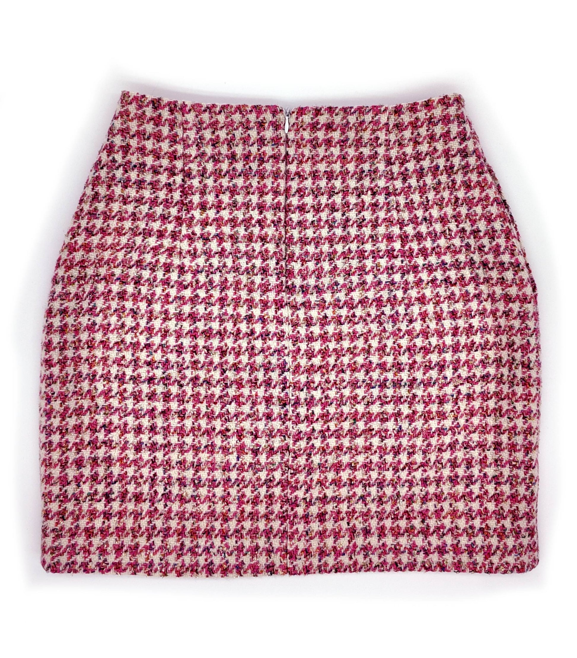 Old Money style, Fashionable and Luxury Houndstooth Tweed Skirt Pink and White for a Chic Wardrobe